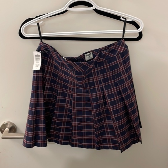 Sunday beat skater skirt, aritzia never worn tags on - Picture 1 of 6